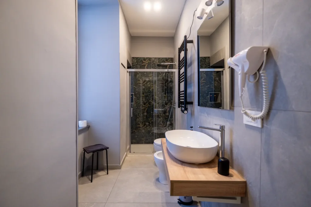Bagno finestrato della camera Smeraldo