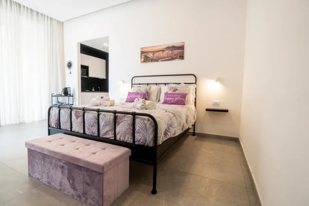 Letto matrimoniale della camera Ametista