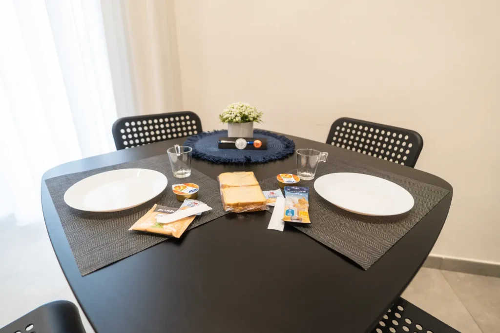 Zona pranzo della camera Zaffiro